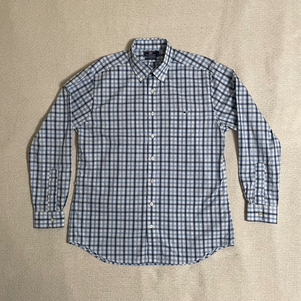 Large Vineyard Vines Slim Fit Tucker Shirt. Blue plaid button up. 100% cotton.